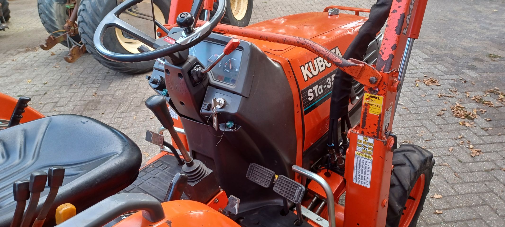 Nette kubota st35h met voorlader