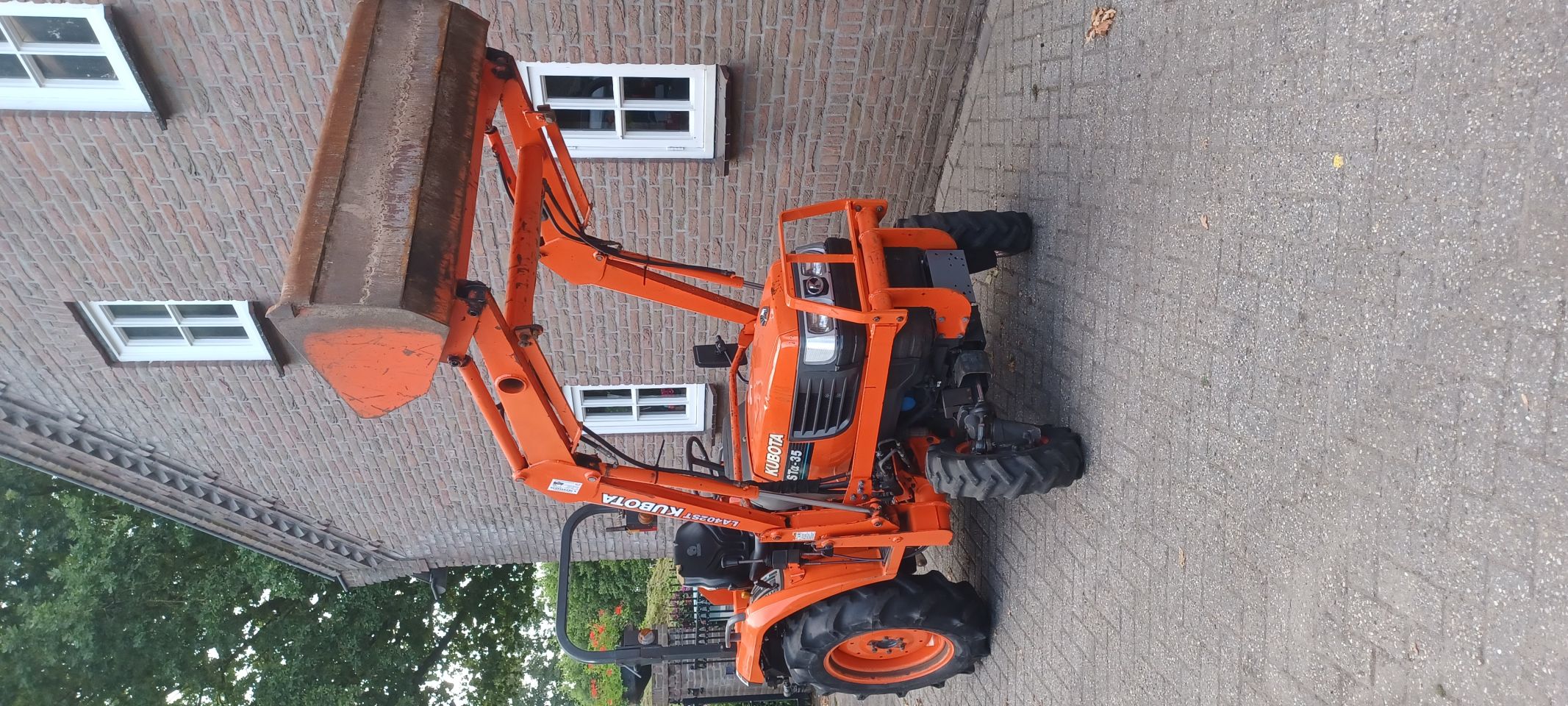 Nette kubota st35h met voorlader