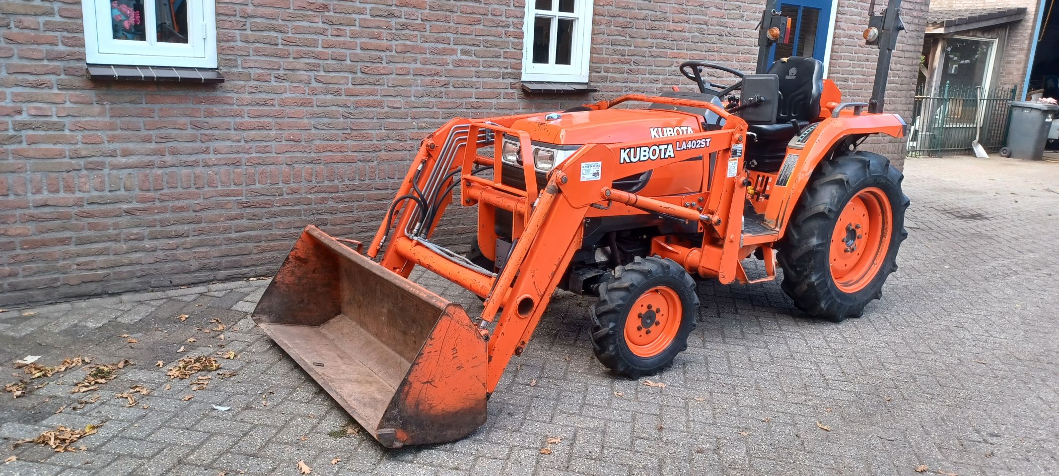 Nette kubota st35h met voorlader