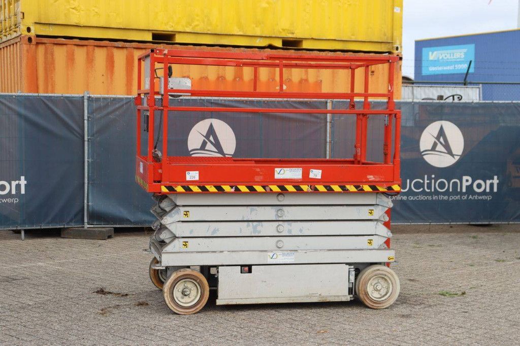 Scherenbühne Skyjack SJIII4626 Diesel 9,9m 2011