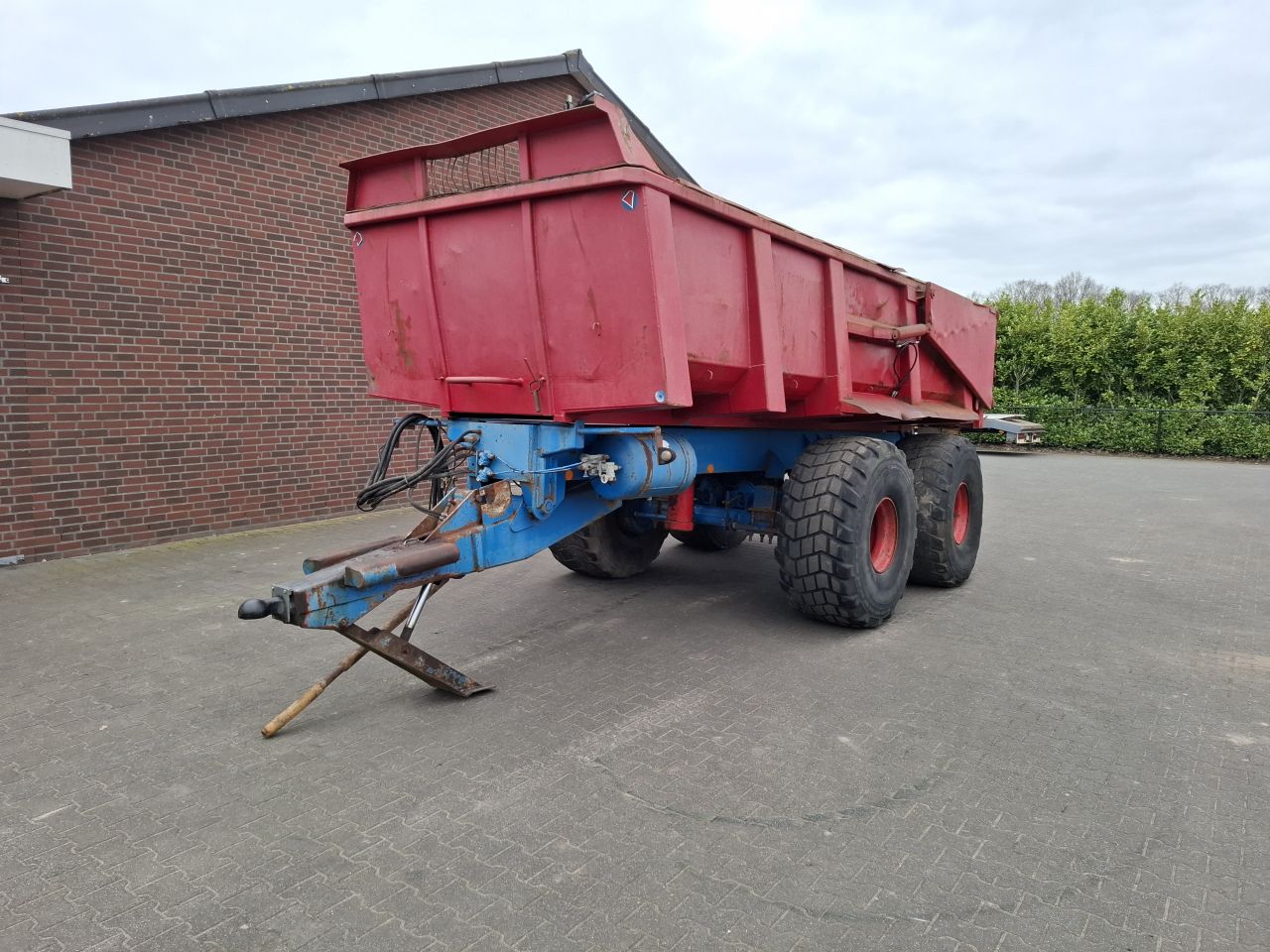 Beco 240 grondkar kieper