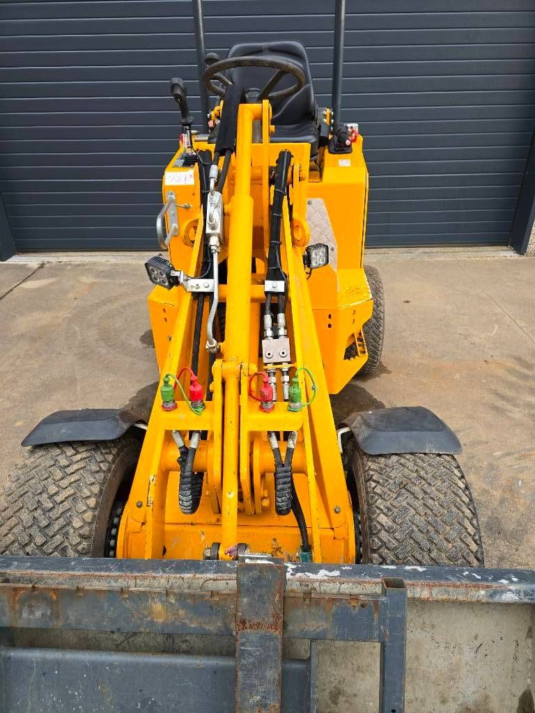 Knikmops KM 100