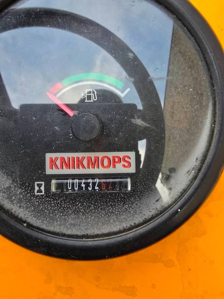 Knikmops KM 100