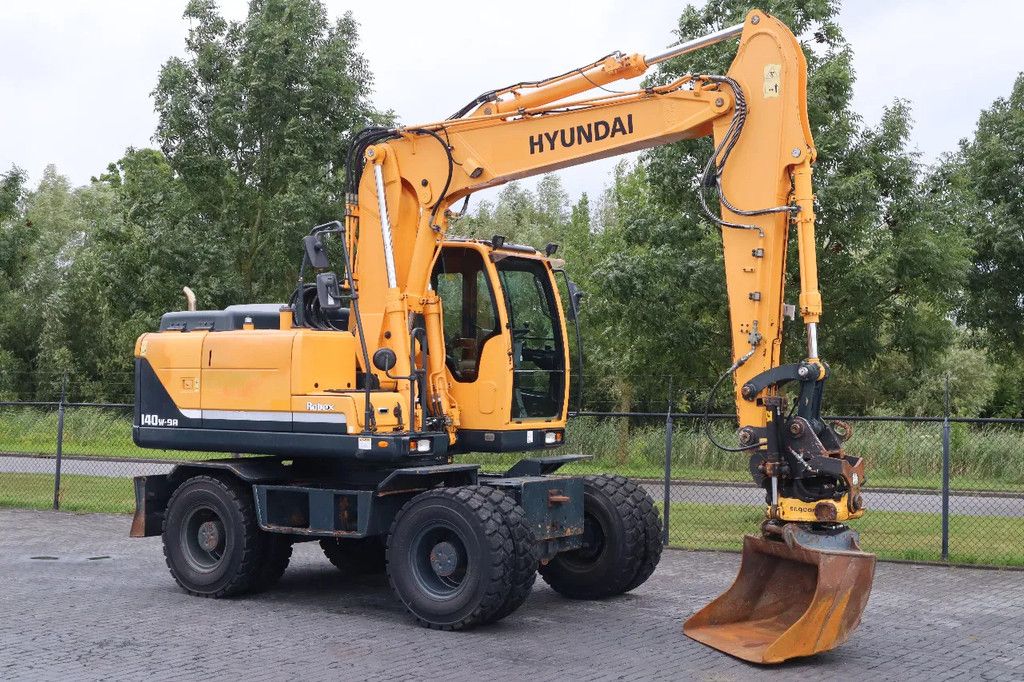 Hyundai ROBEX 140W-9A | ROTOTILT | BUCKET | ONLY 3502 HOUR! | GOOD TIRES