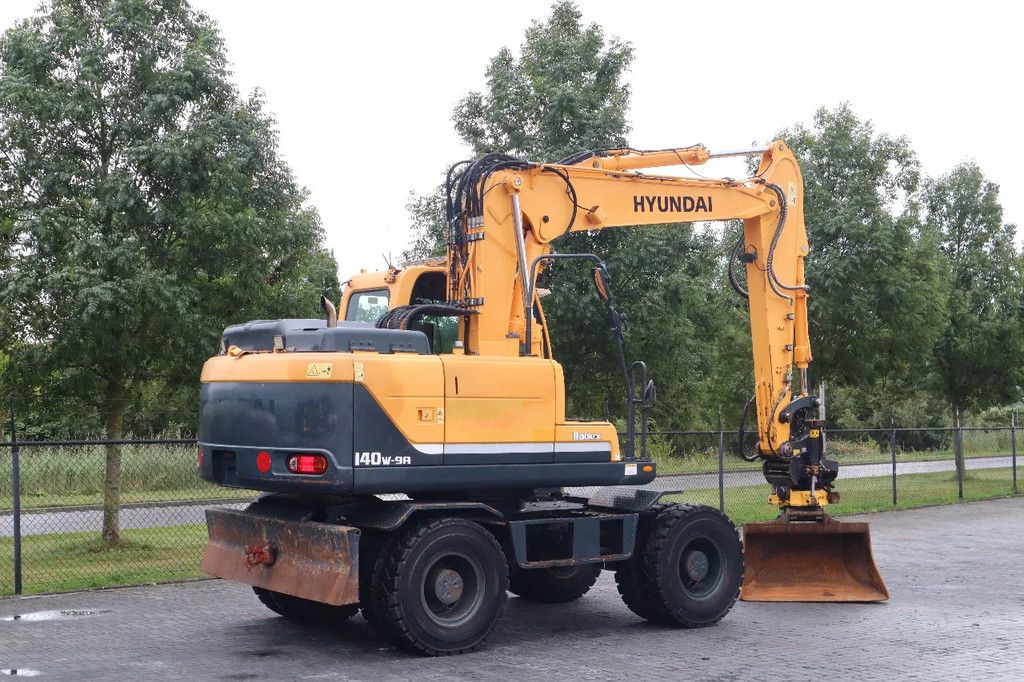 Hyundai ROBEX 140W-9A | ROTOTILT | BUCKET | ONLY 3502 HOUR! | GOOD TIRES