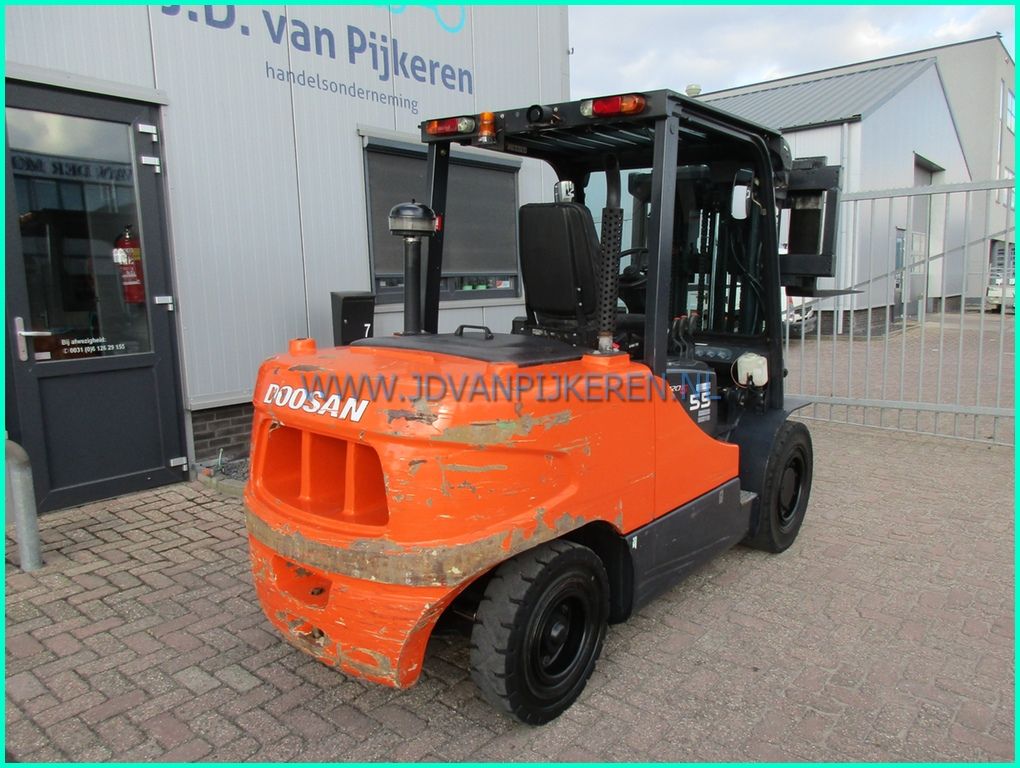 Doosan D55SC-5 4199uur 5.5t diesel triplex+sideshift