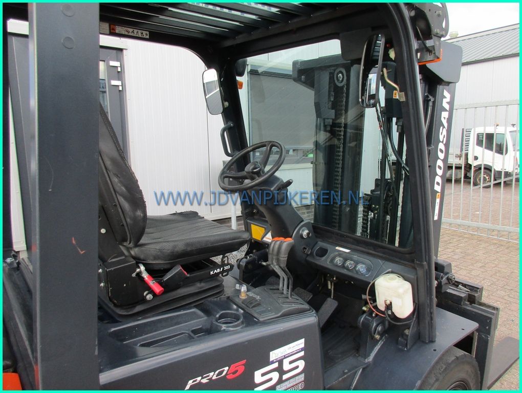Doosan D55SC-5 4199uur 5.5t diesel triplex+sideshift