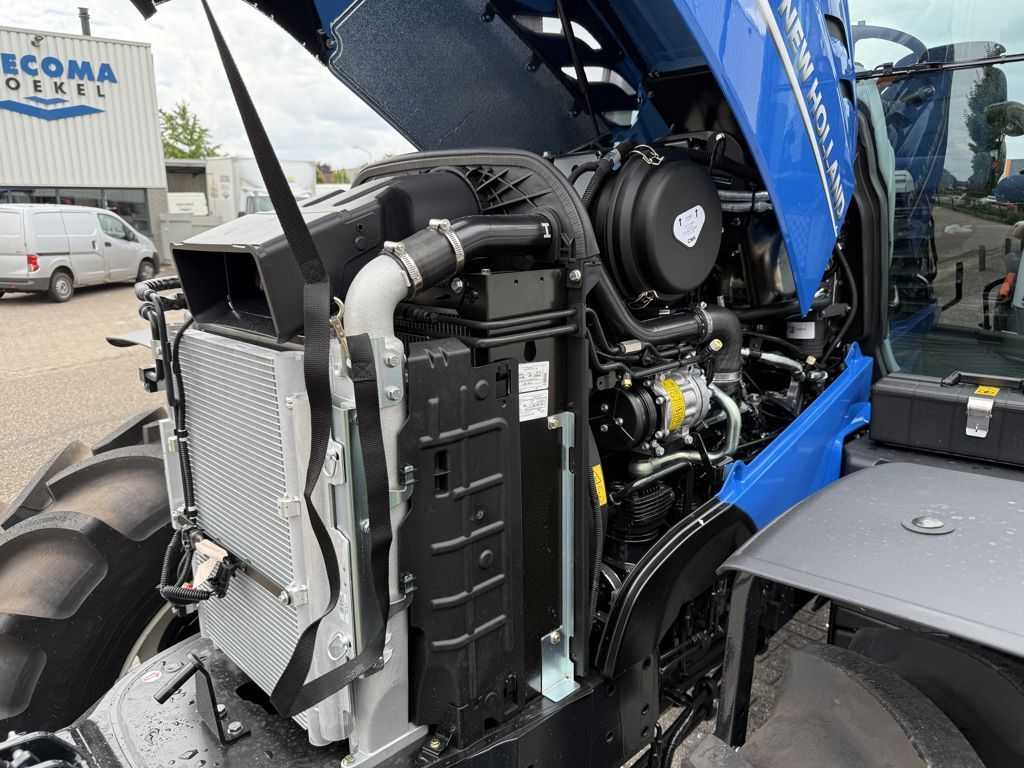 New Holland T6.145 AC STAGE V