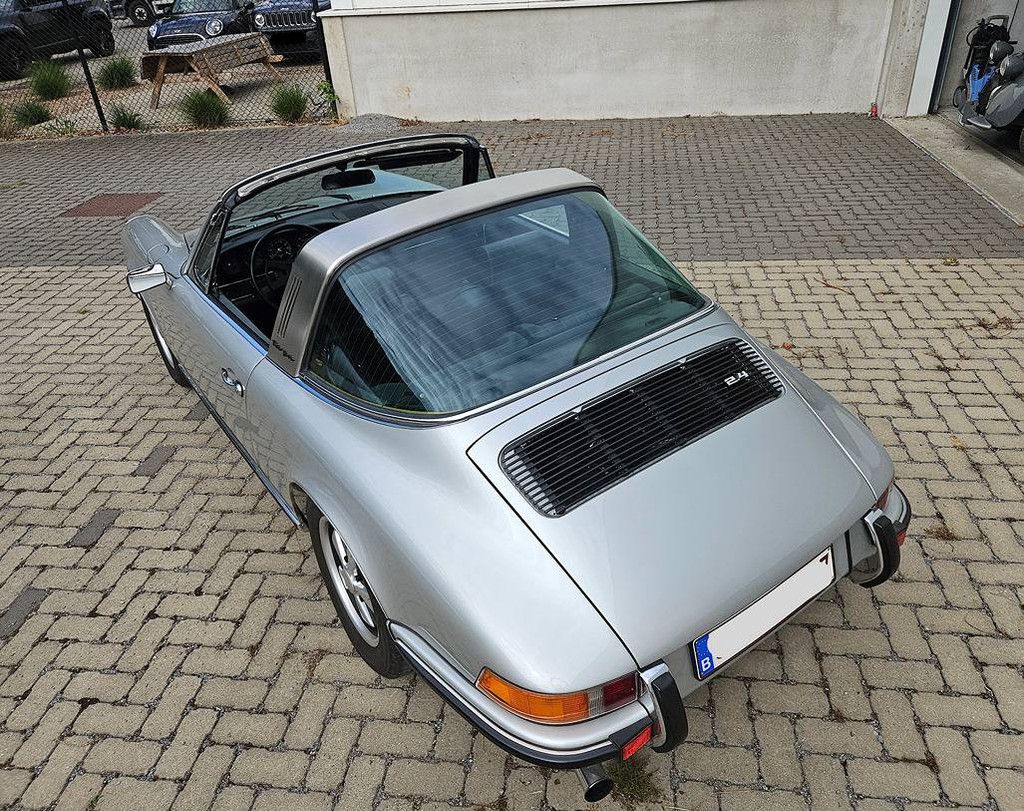 Porsche 911 Targa 2.4 (Margin)