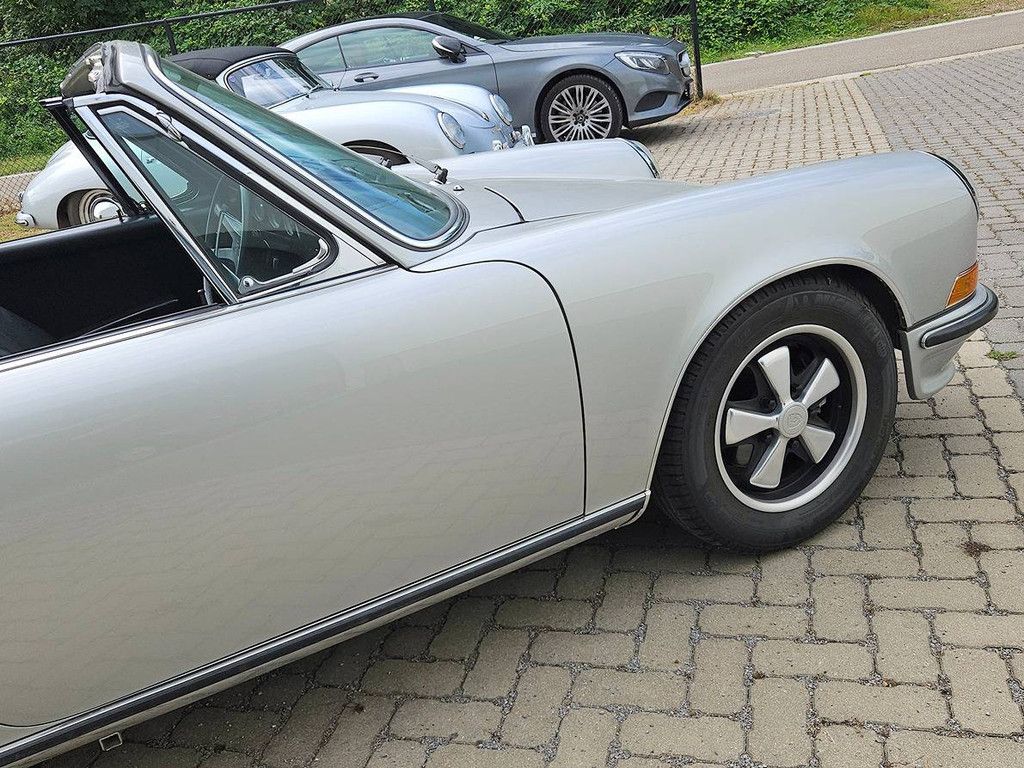 Porsche 911 Targa 2.4 (Margin)