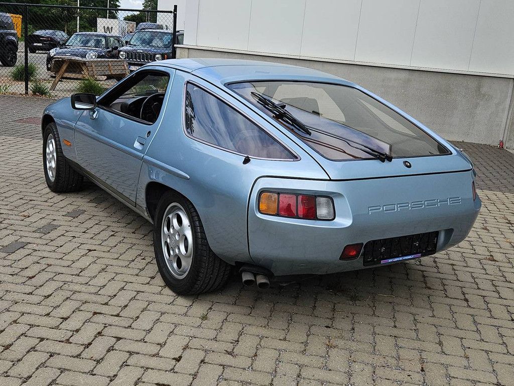 Porsche 928 (manual 1978)
