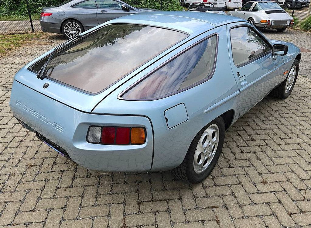 Porsche 928 (manual 1978)