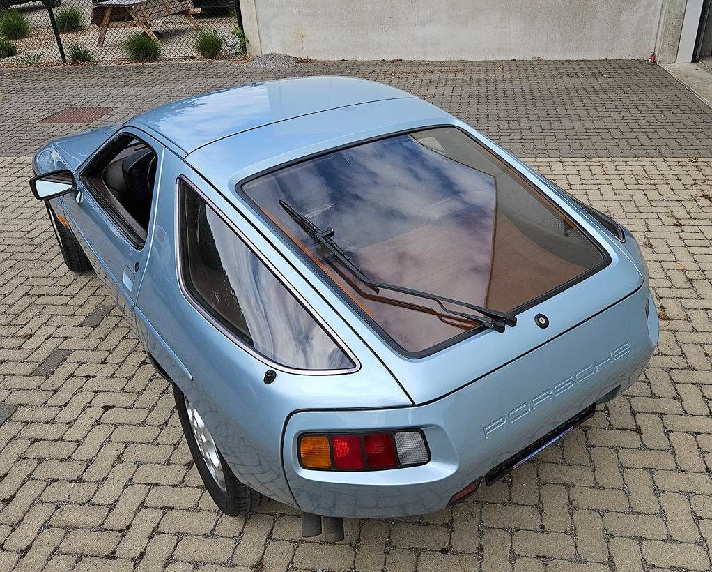 Porsche 928 (manual 1978)