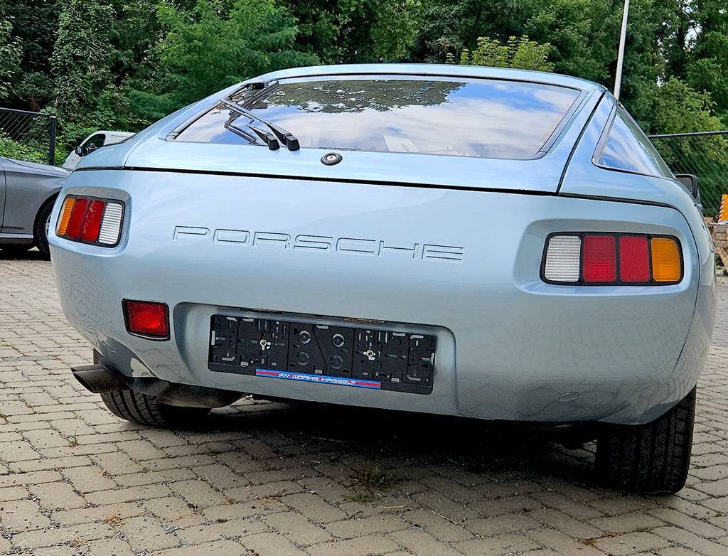 Porsche 928 (manual 1978)