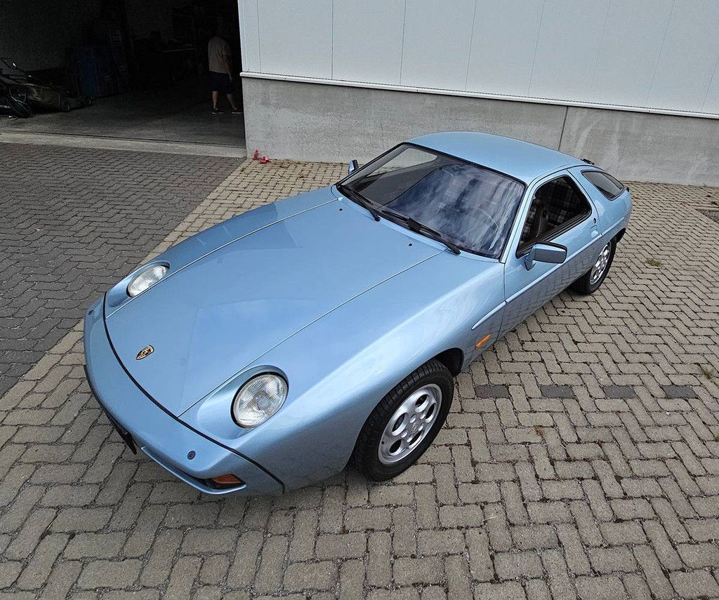 Porsche 928 (manual 1978)