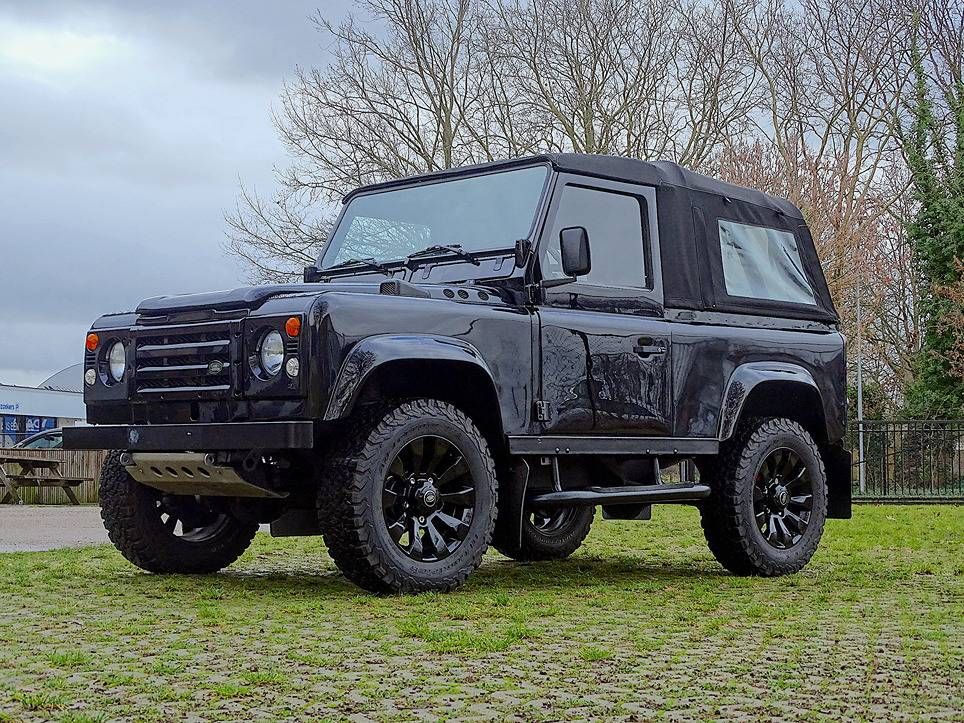 Land Rover 90 'Defender' Cabrio V8 (Marge)