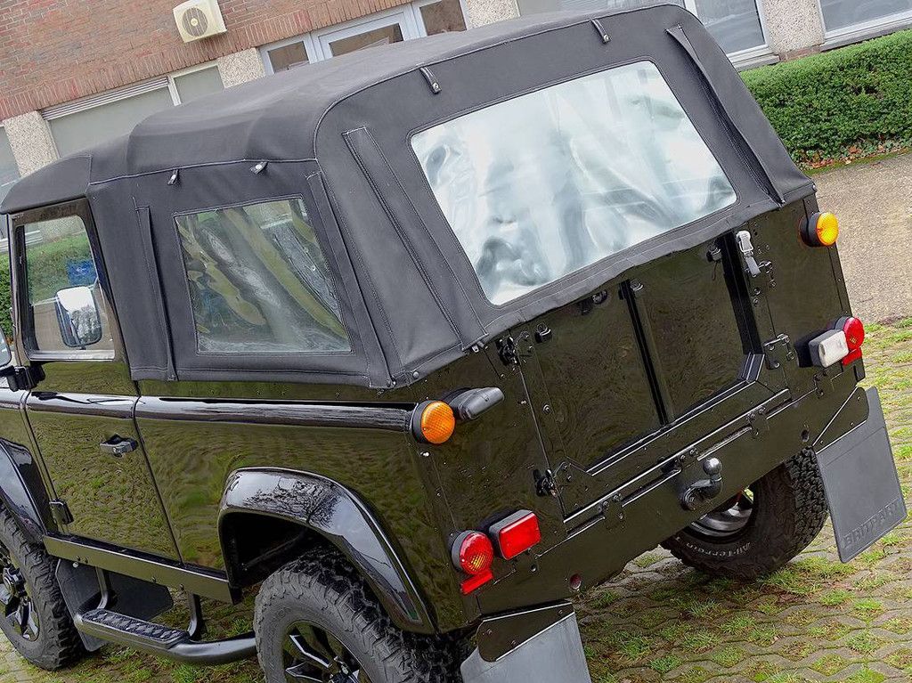 Land Rover 90 'Defender' Cabrio V8 (Marge)