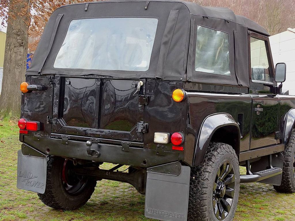 Land Rover 90 'Defender' Cabrio V8 (Marge)