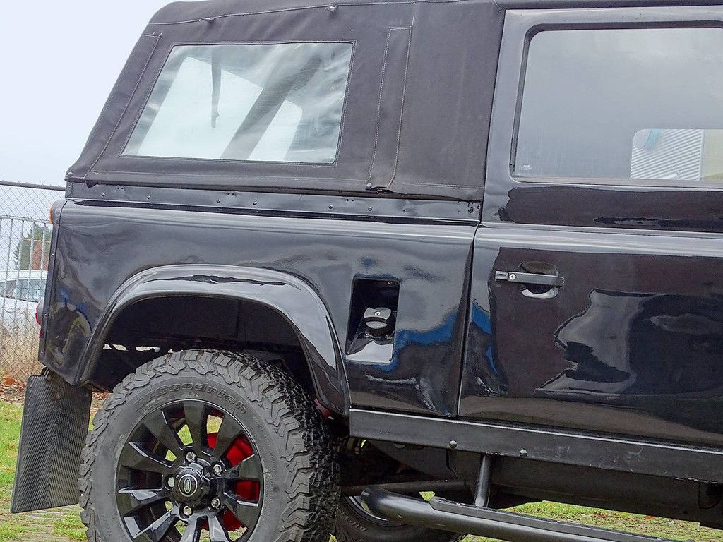 Land Rover 90 'Defender' Cabrio V8 (Marge)