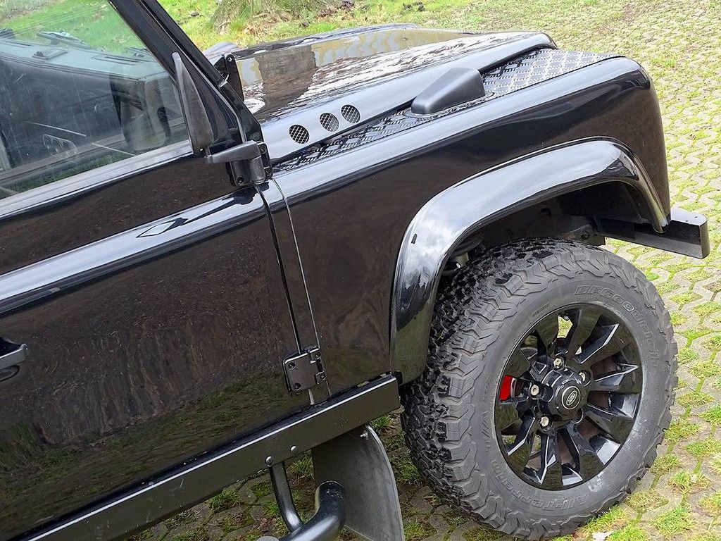 Land Rover 90 'Defender' Cabrio V8 (Marge)