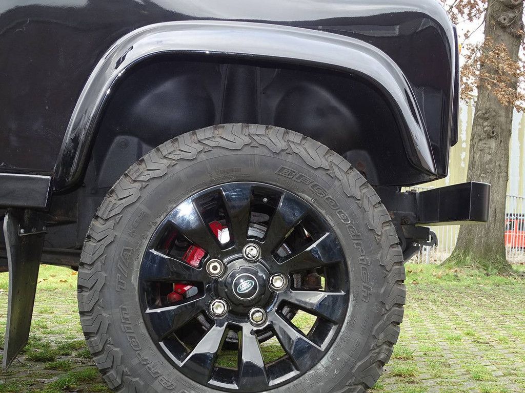 Land Rover 90 'Defender' Cabrio V8 (Marge)