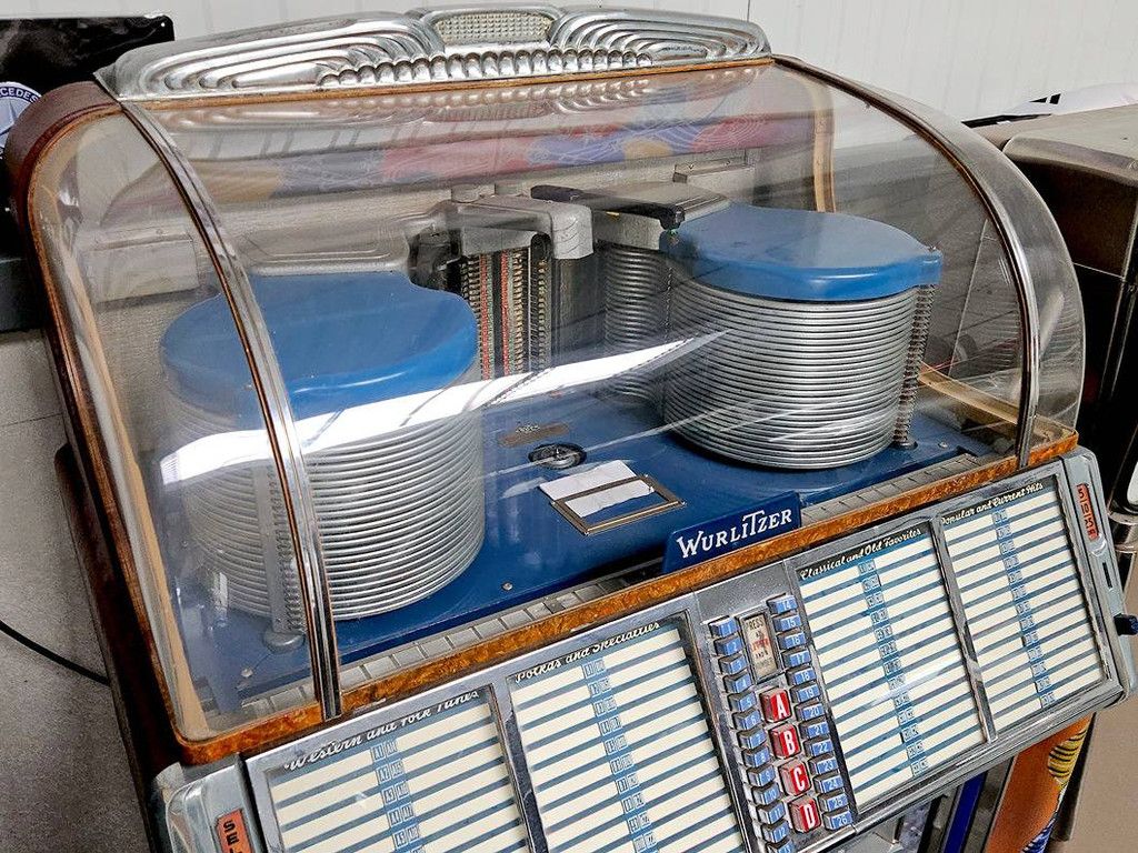Mancave jukebox Wurlitzer (Marge)