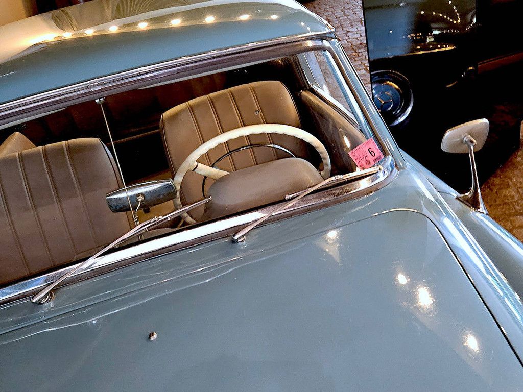 Mercedes-Benz 190 SL (Margin)
