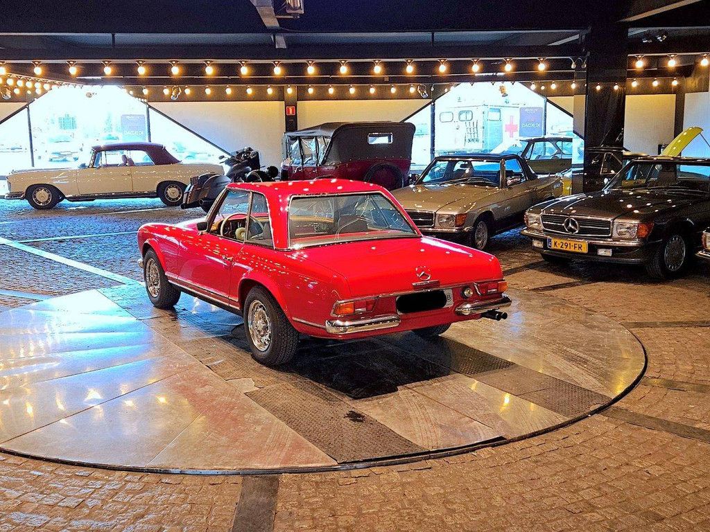 Mercedes-Benz 250 SL „Pagode“ Benzin 1965 (Margin)