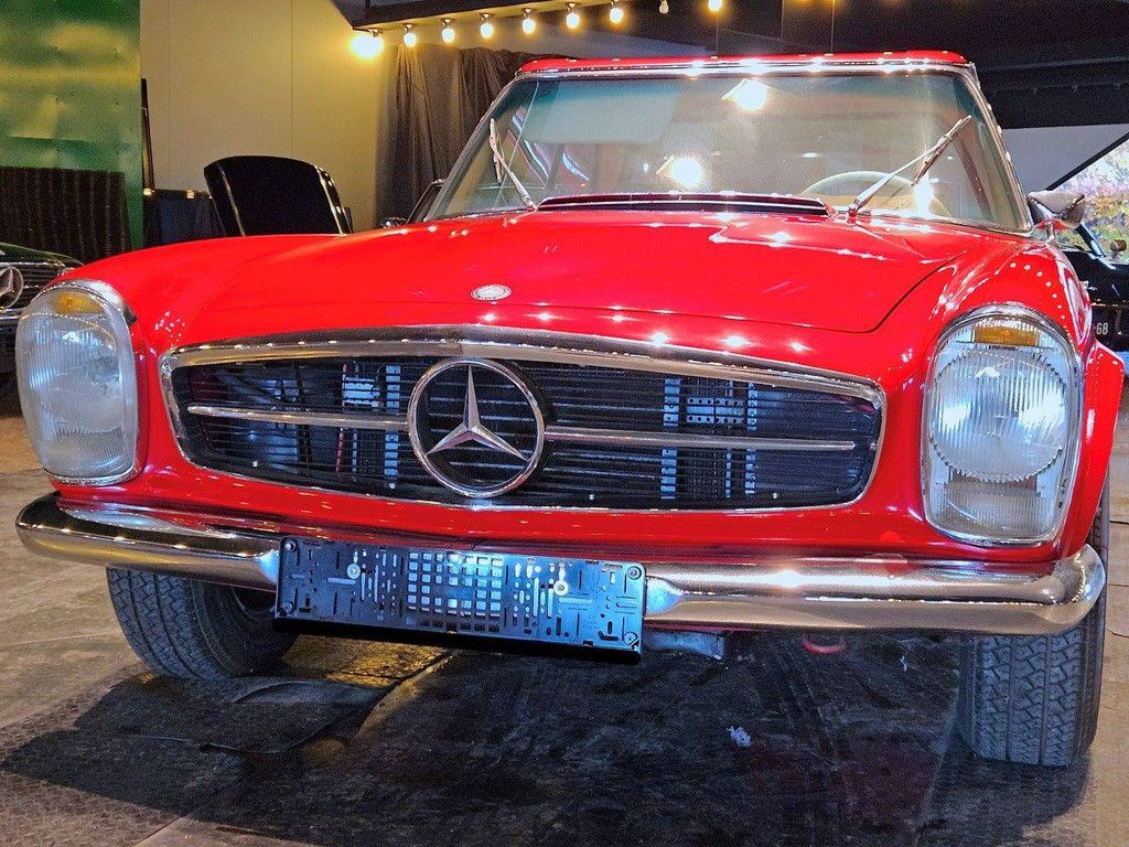 Mercedes-Benz 250 SL „Pagode“ Benzin 1965 (Margin)
