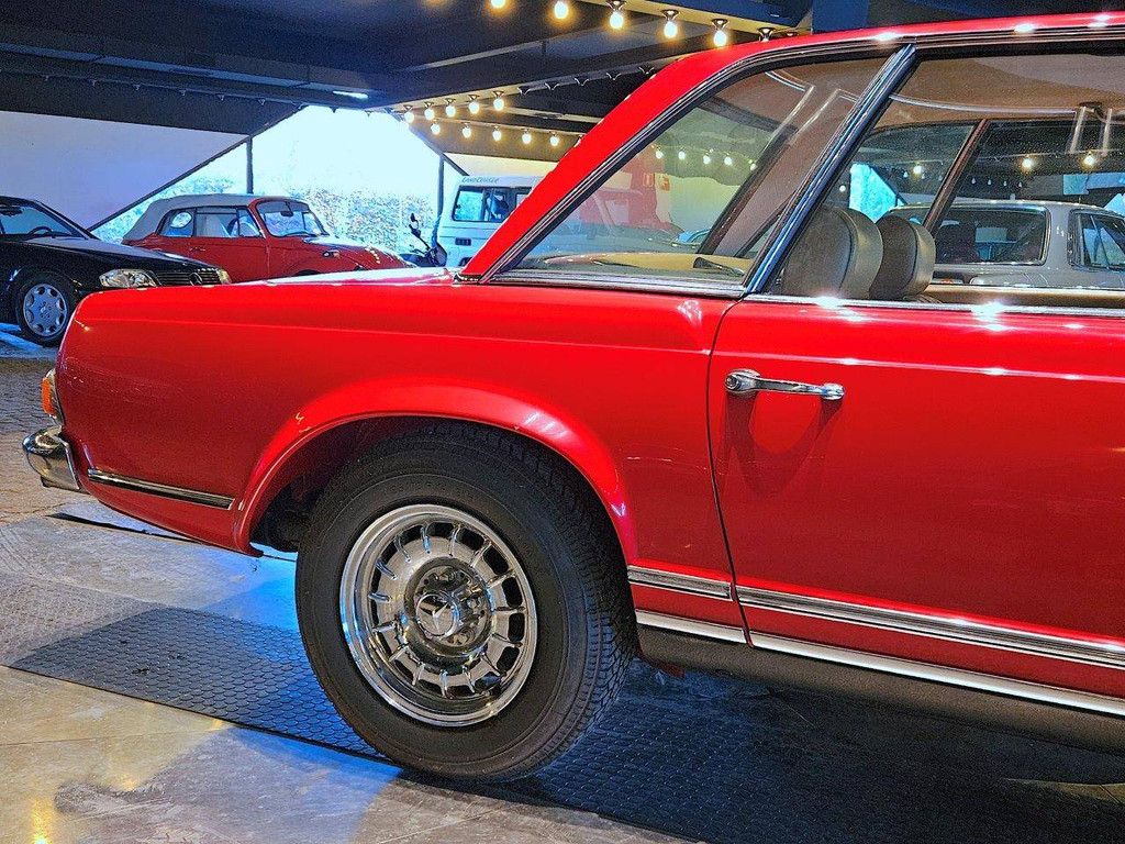 Mercedes-Benz 250 SL „Pagode“ Benzin 1965 (Margin)