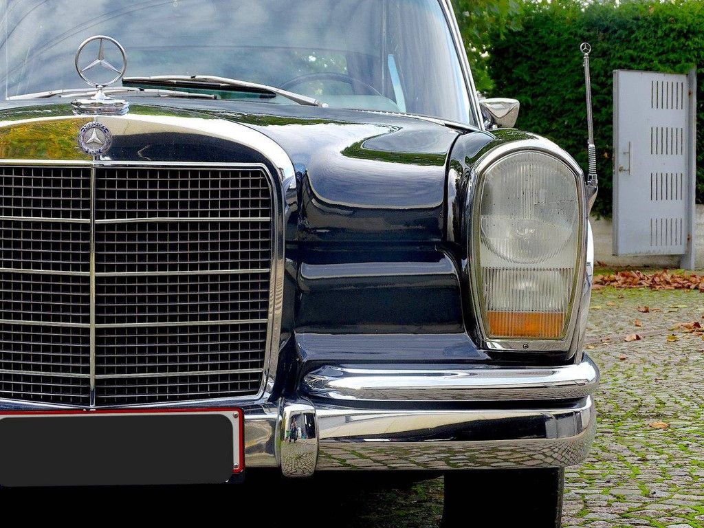 Mercedes-Benz 600 Pullman Petrol 1972
