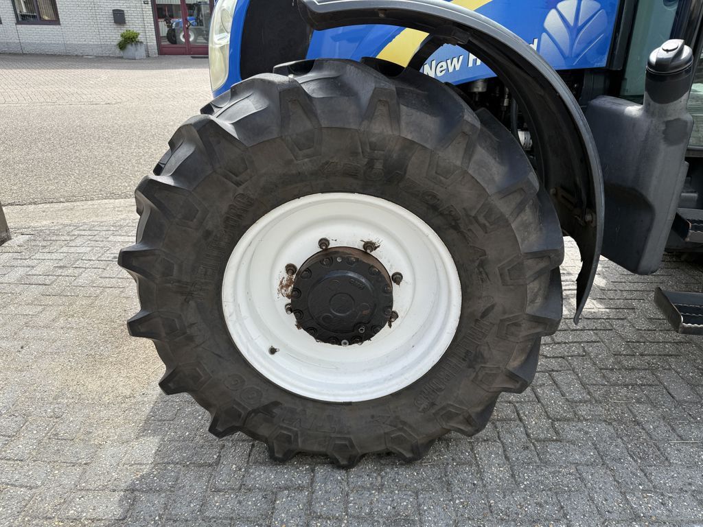 New Holland T5040 CAB + GPS