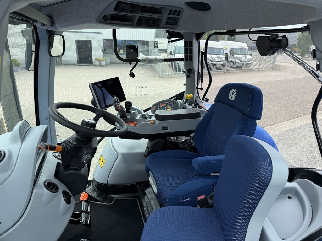 New Holland T6.180 AC Stage V