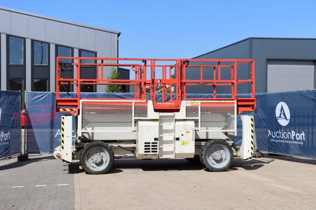 Scissor Lift Genie GS-3390RT Diesel 2013