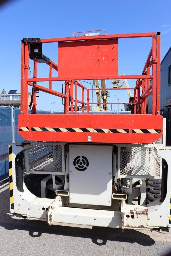 Scissor Lift Genie GS-3390RT Diesel 2013