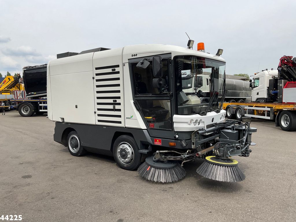 Ravo 540 with 3-rd brush