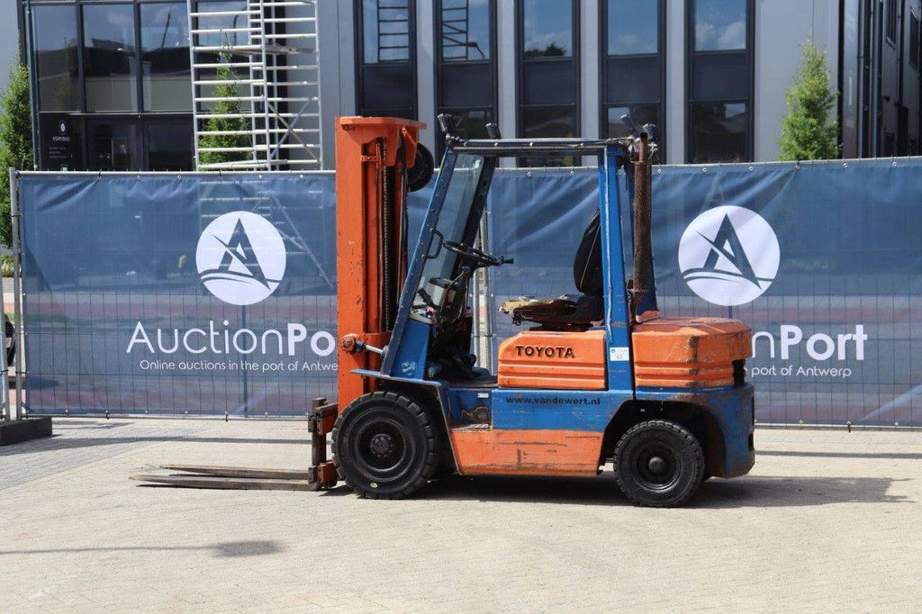 Gabelstapler Toyota 02-5FD25 Diesel 1500kg 4,5m