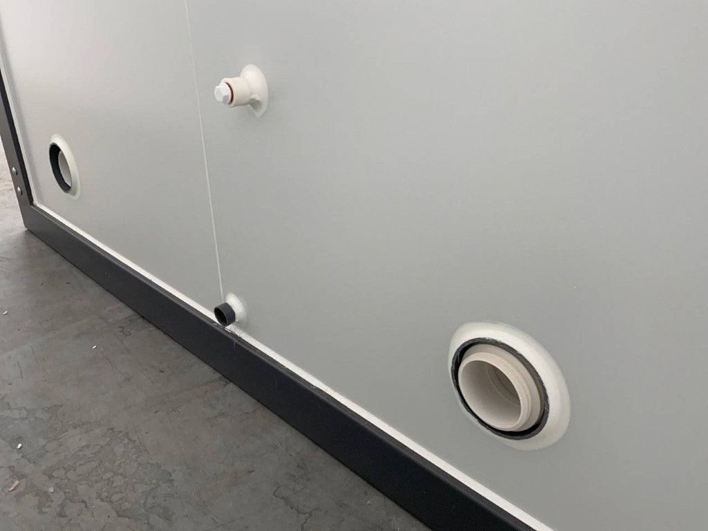 Sanitärzelle Doppeltoilette 2025