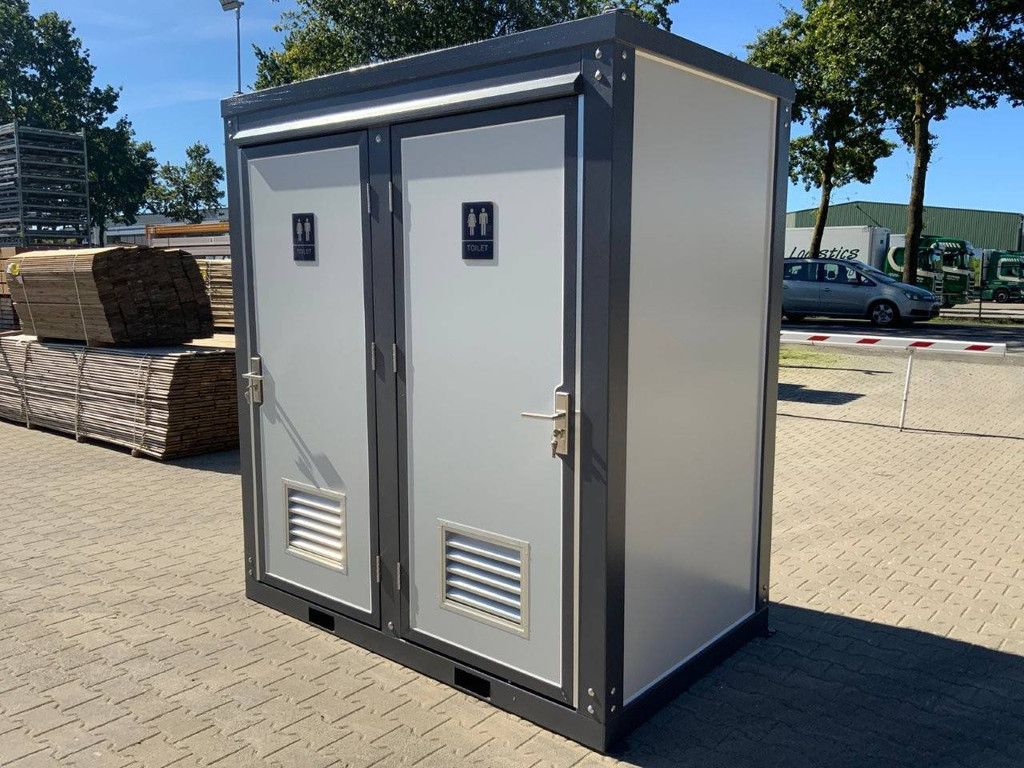 Sanitärzelle Doppeltoilette 2025