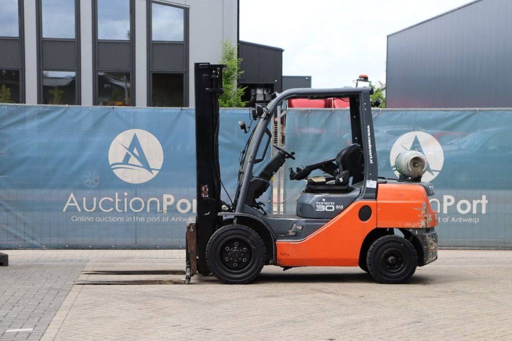 Gabelstapler Toyota 02-8FGF30 LPG 3000kg 3,7m 2008