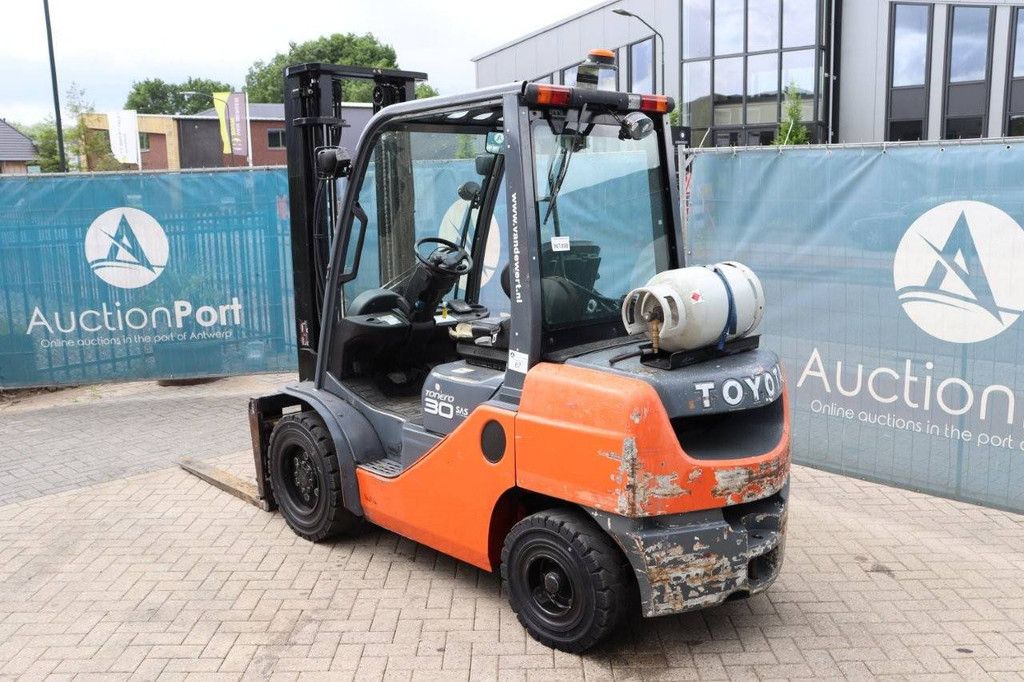 Gabelstapler Toyota 02-8FGF30 LPG 3000kg 3,7m 2008