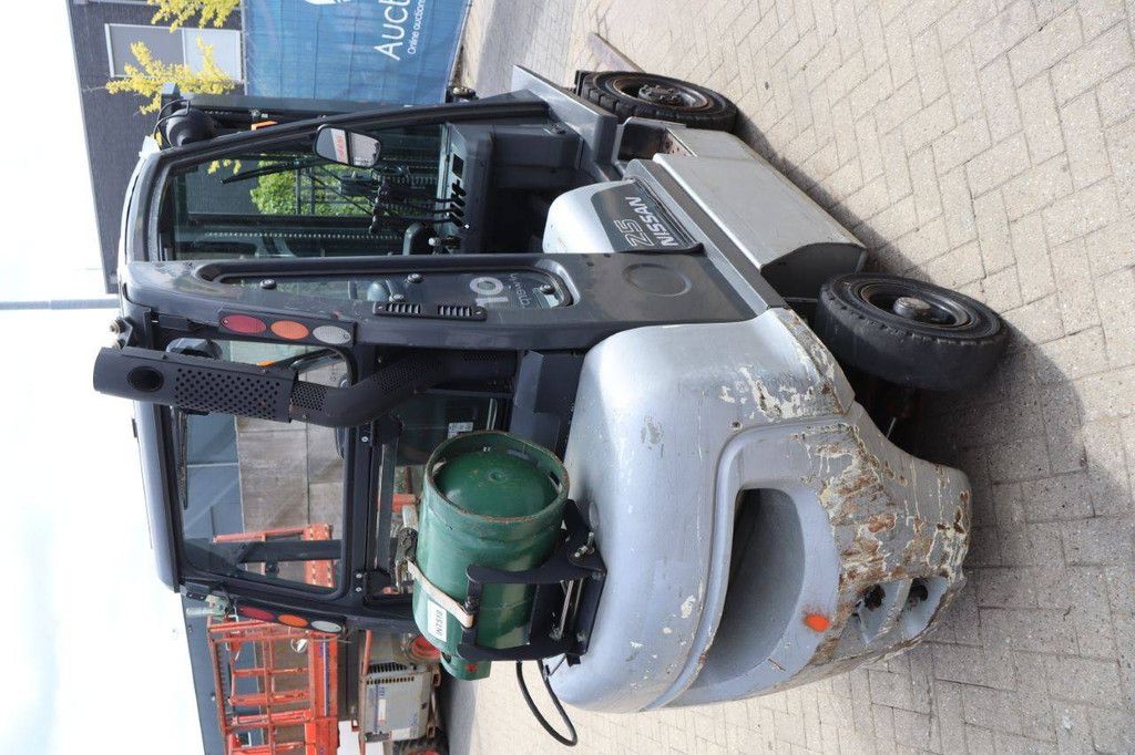 Gabelstapler Nissan UD02A25PQ Treibgas 2500kg 4,75m 2005