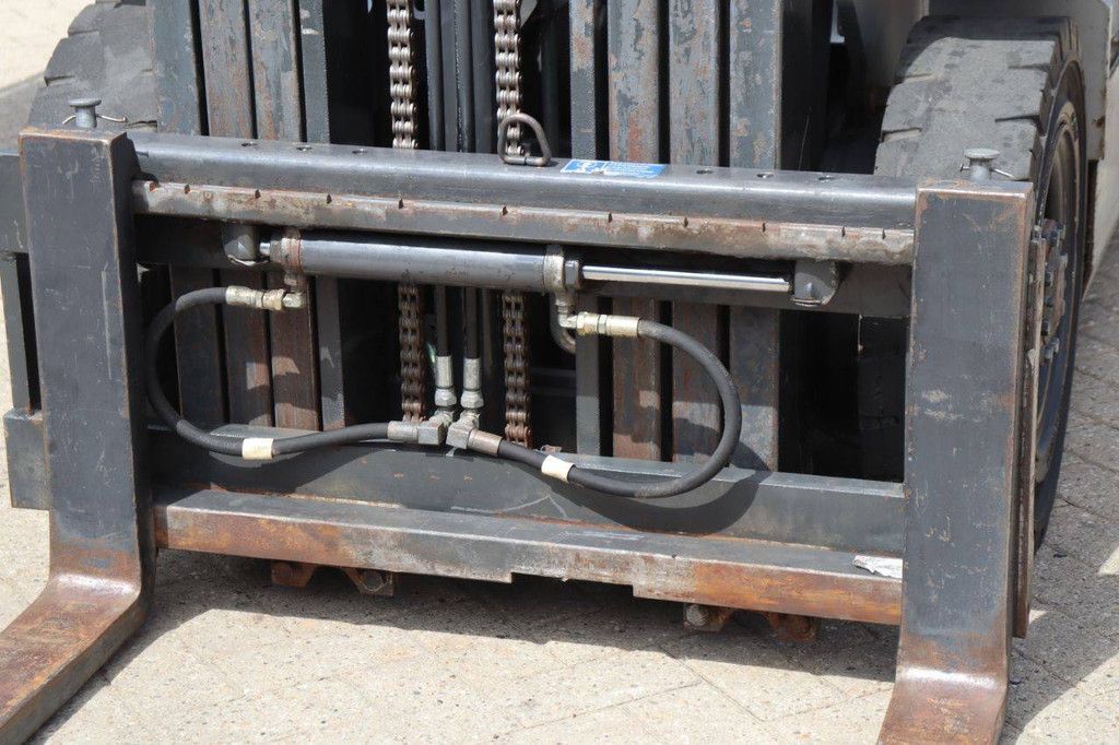 Gabelstapler Nissan UD02A25PQ Treibgas 2500kg 4,75m 2005