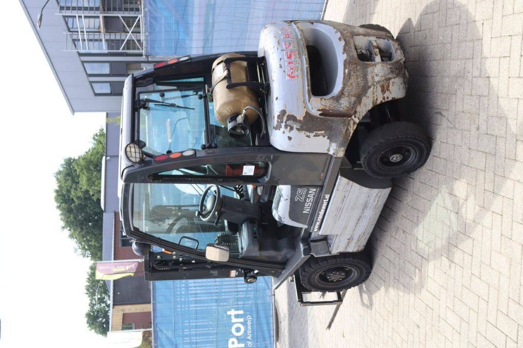 Forklift Nissan UD02A25PQ LPG 2500kg 4.3m 2006