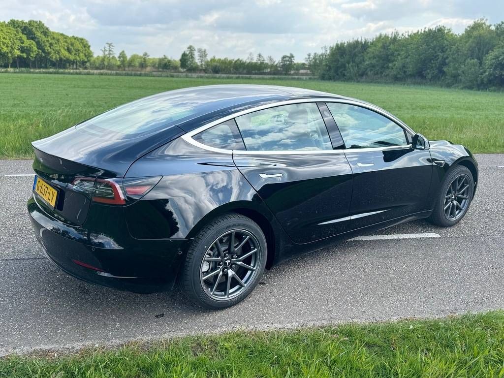 Tesla Model 3 Electric (Marge)