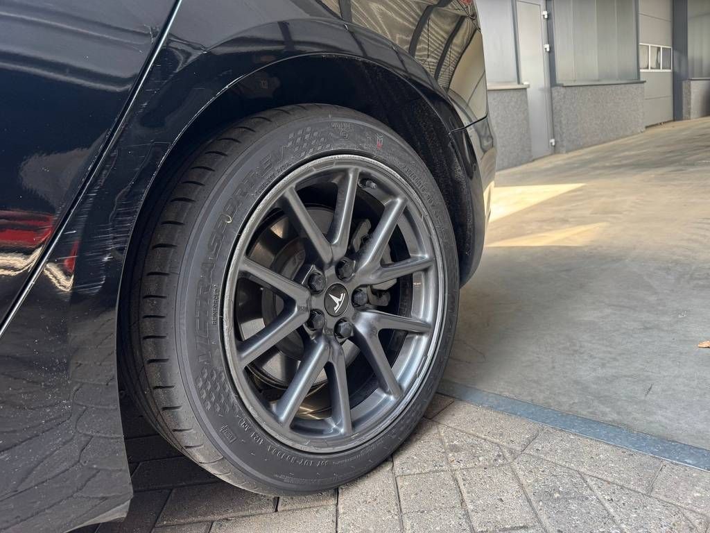 Tesla Model 3 Electric (Marge)