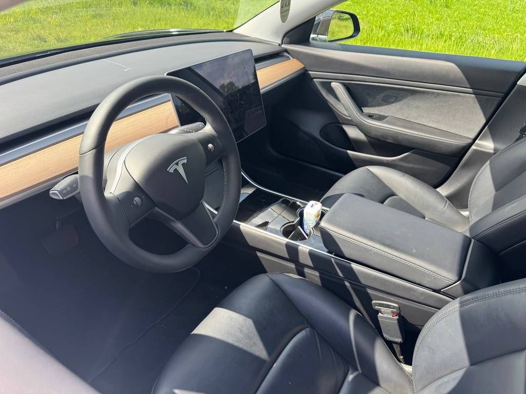 Tesla Model 3 Electric (Marge)