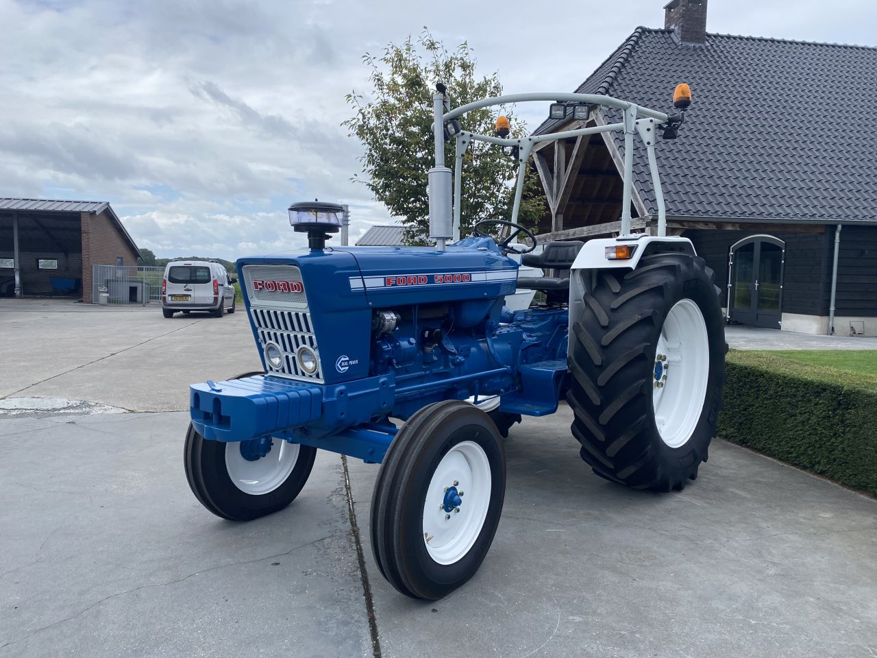 Nette ford 5000