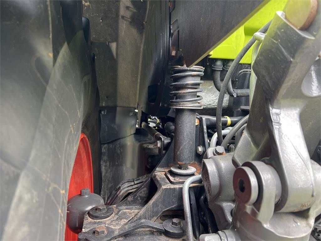 CLAAS Axion 830