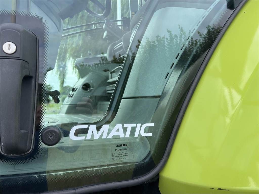 CLAAS Axion 830